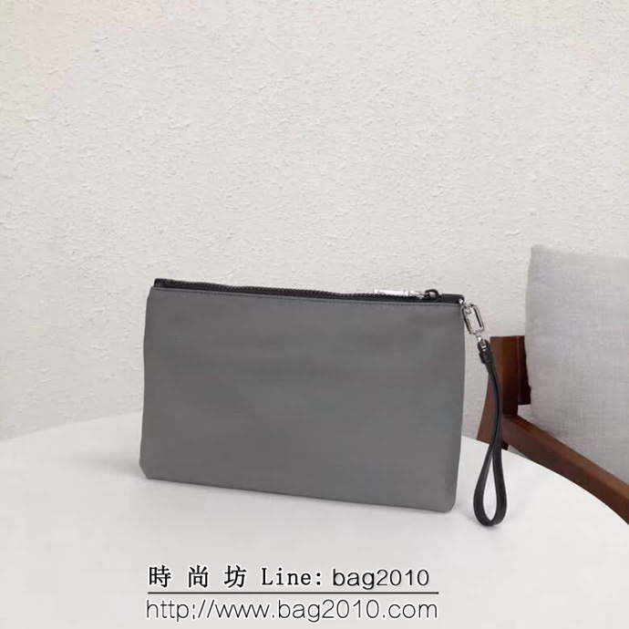 PRADA普拉達 新款 橡膠徽標 時尚手拿包 男女共用款 2NH006 DD1732